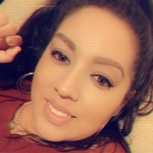 Meet your Posher, Delia